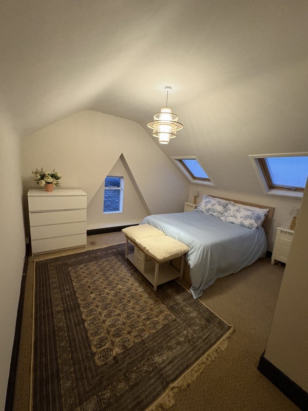 Room Grange Park Road in Greater London