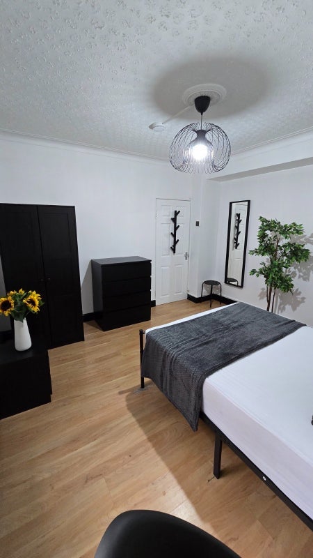 Room Stothard Street in Greater London