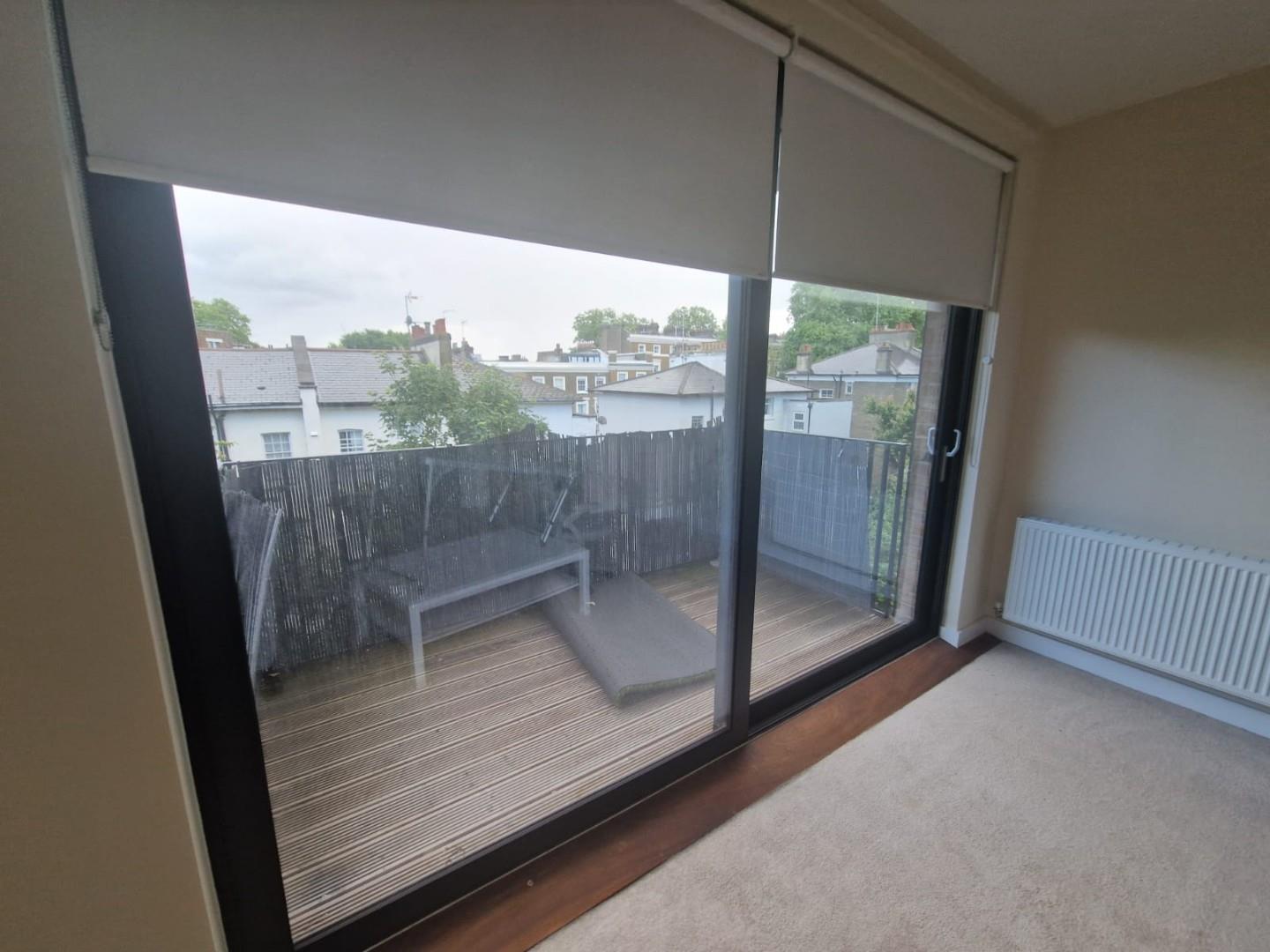 Flat Lily Close in London