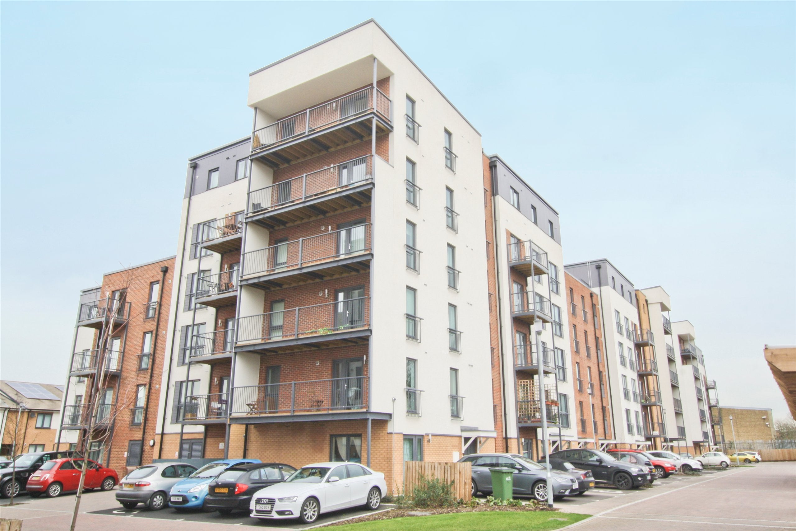 Flat Fairthorn Road in Greater London