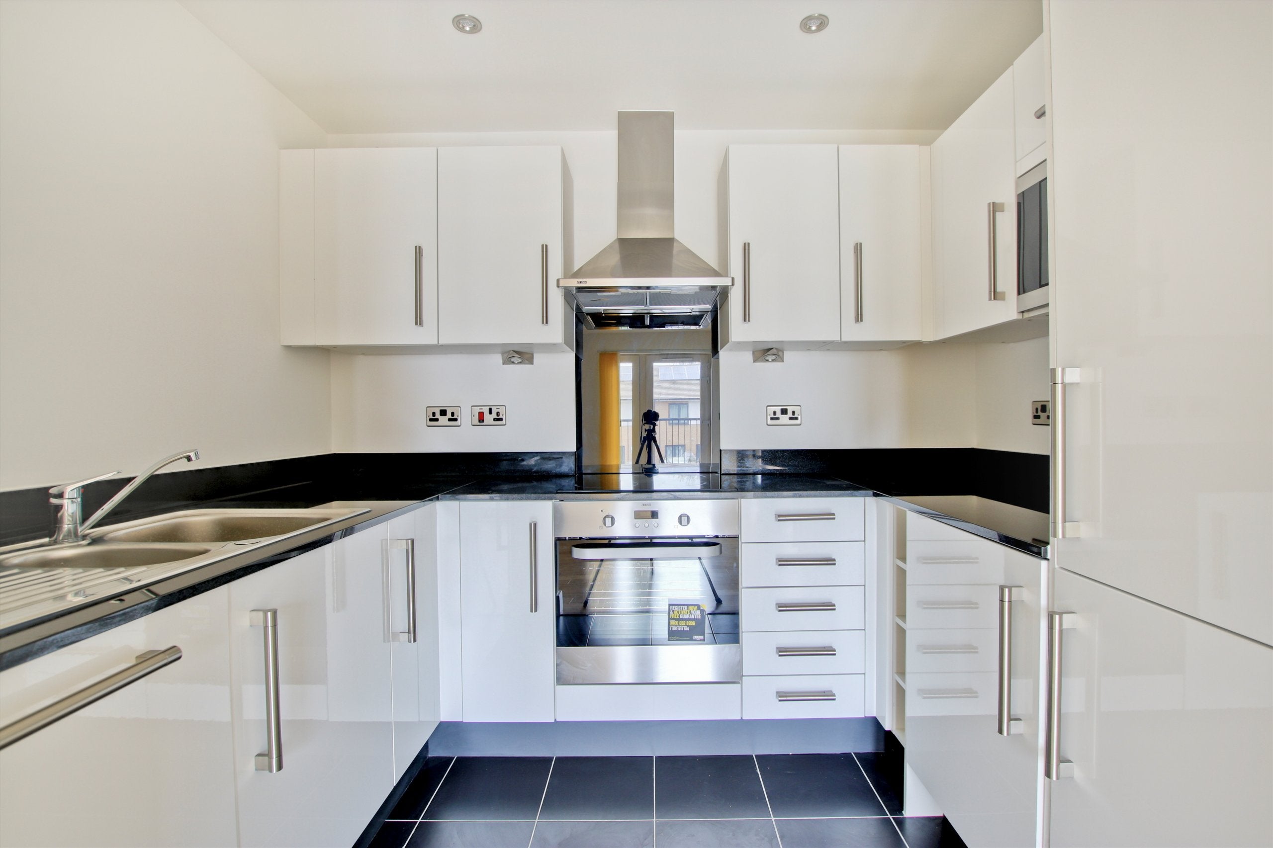 Flat Fairthorn Road in Greater London