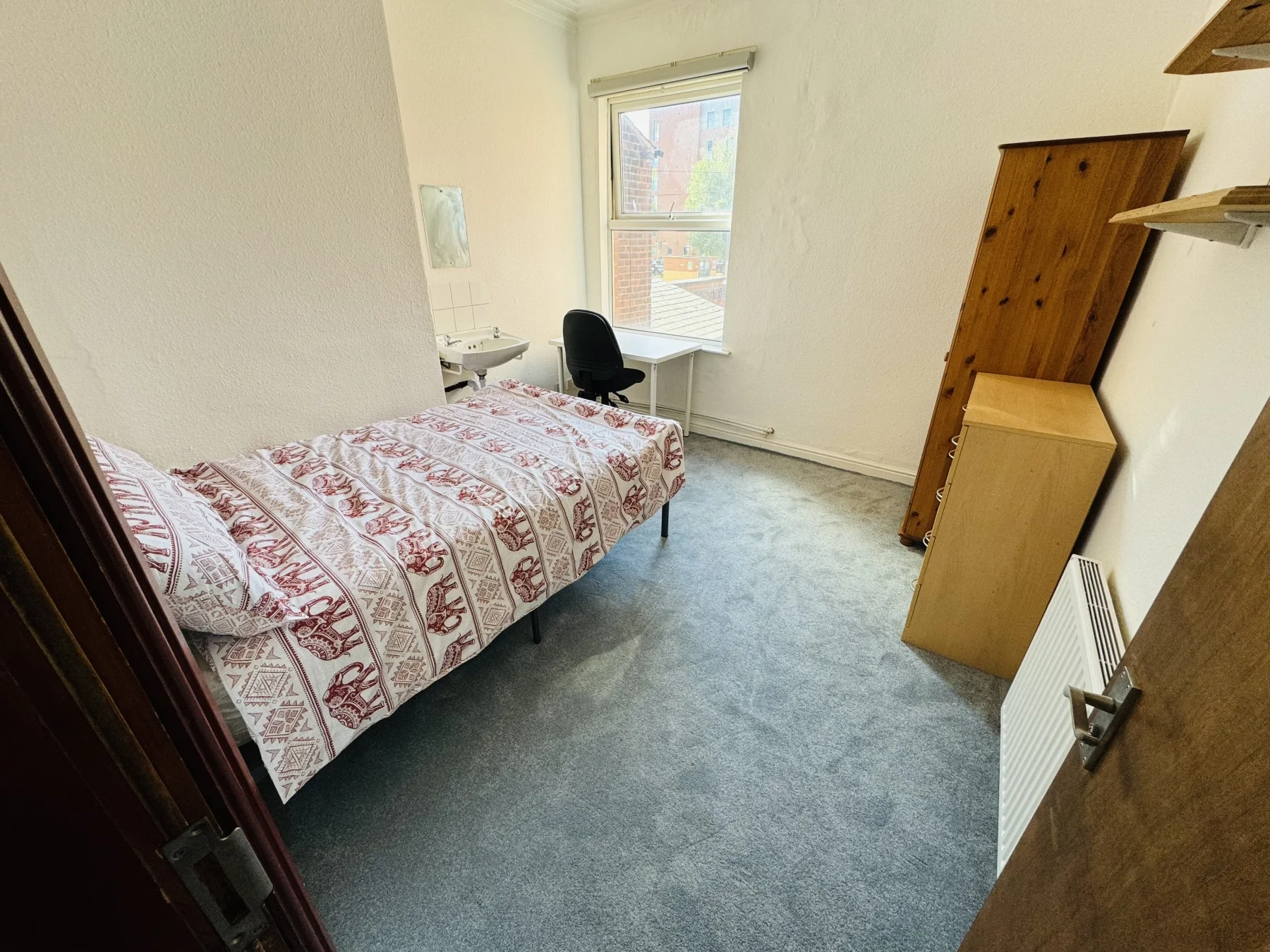 Room Blackman Lane in Leeds