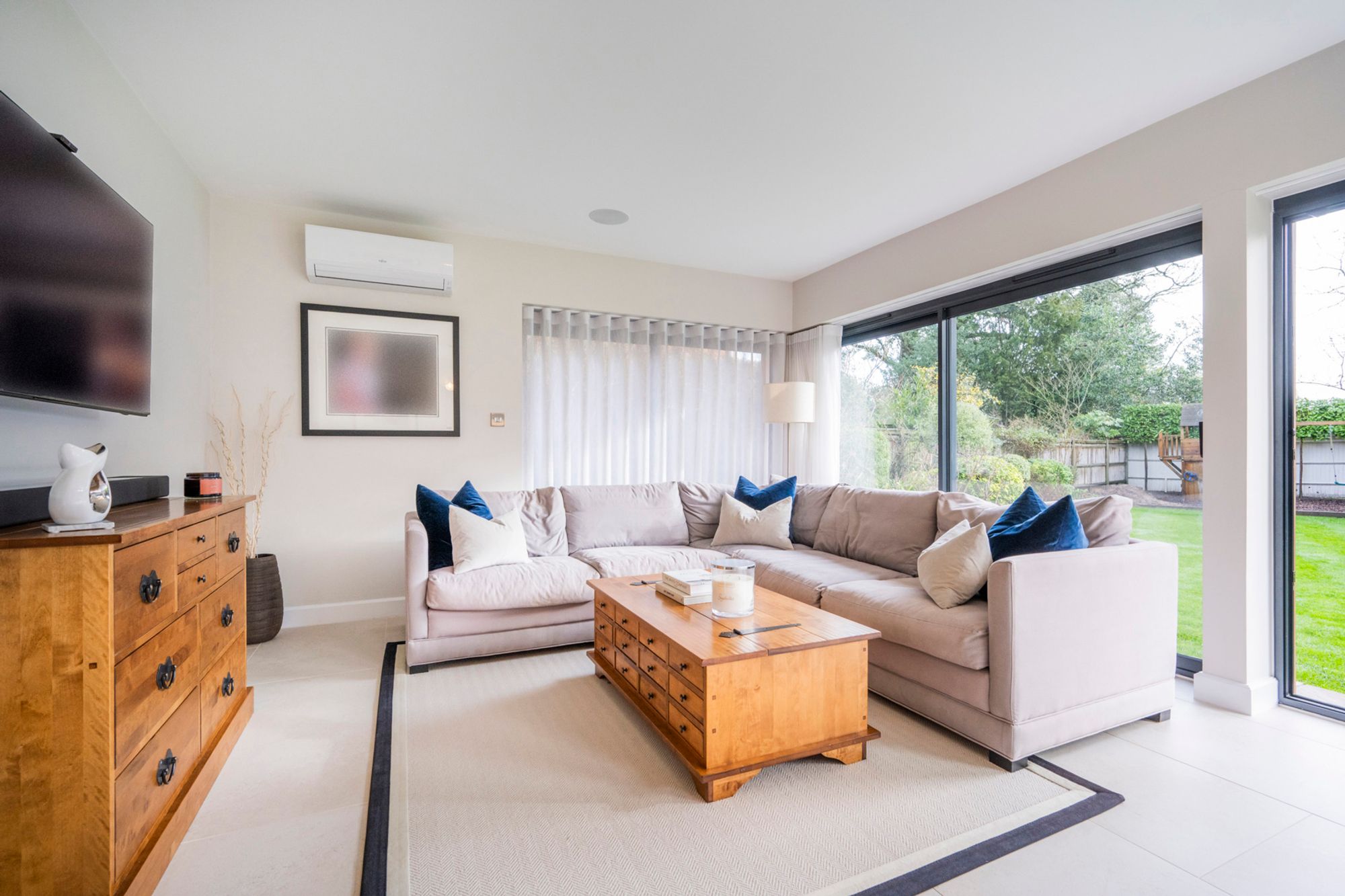 House Orchard Chase in Hurst