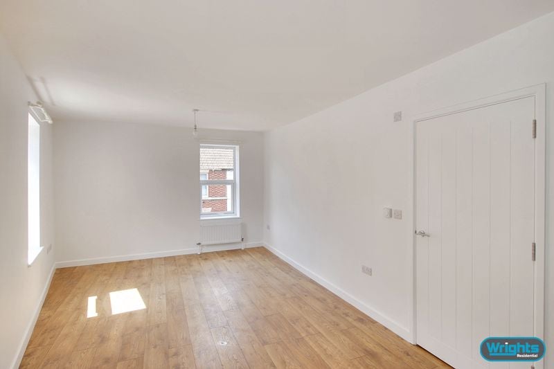 Flat Gloucester Road in Trowbridge