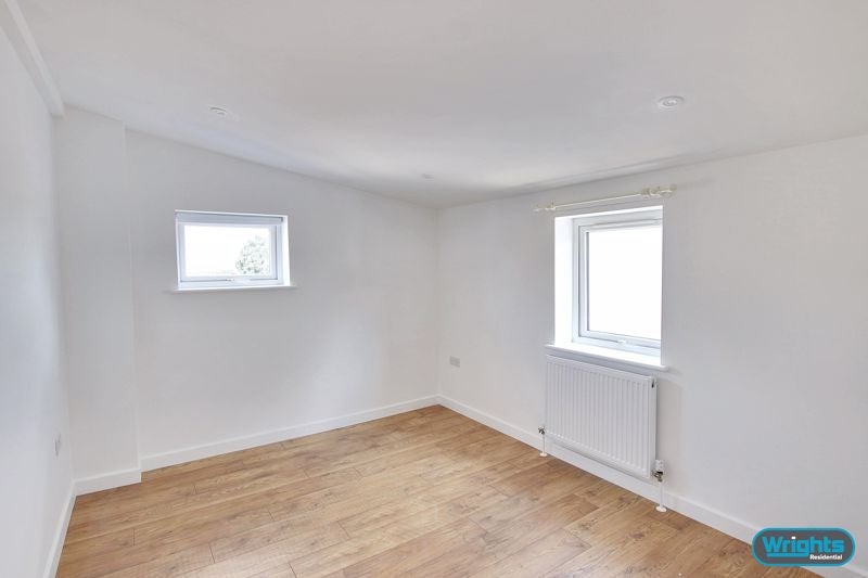 Flat Gloucester Road in Trowbridge