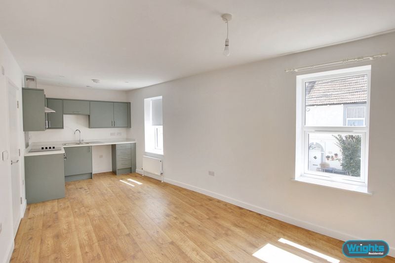 Flat Gloucester Road in Trowbridge