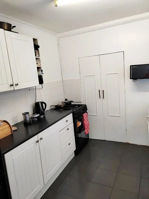Room Winterstoke Road in Greater London