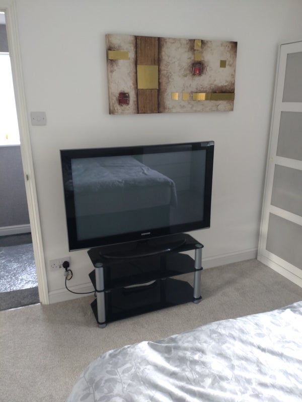 Room Woodland Avenue in Dudley