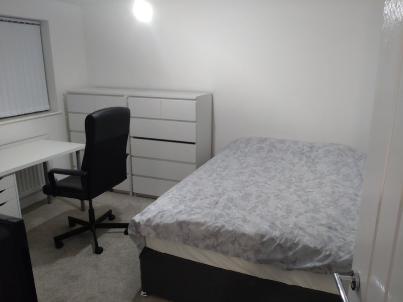 Room Woodland Avenue in Dudley