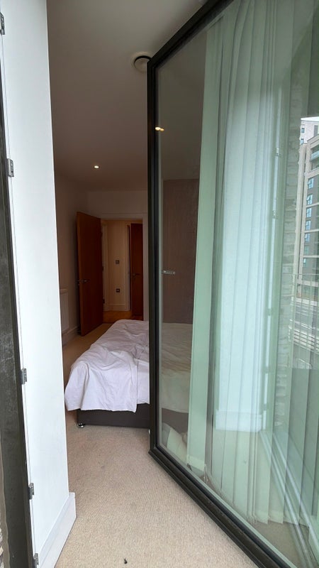 Room Hoy Street in Greater London