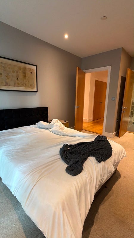 Room Hoy Street in Greater London