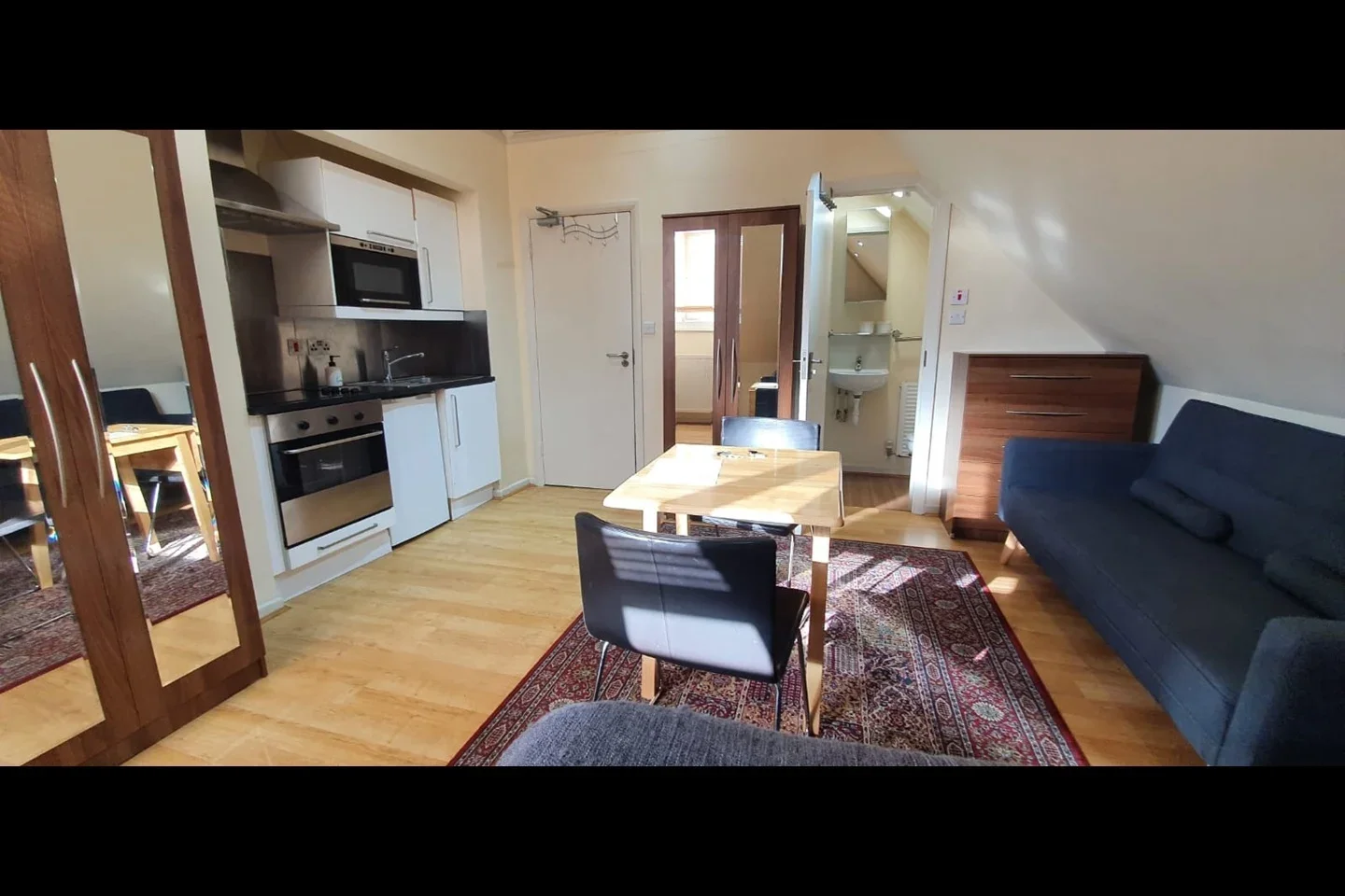 Flat Brondesbury Park in Greater London