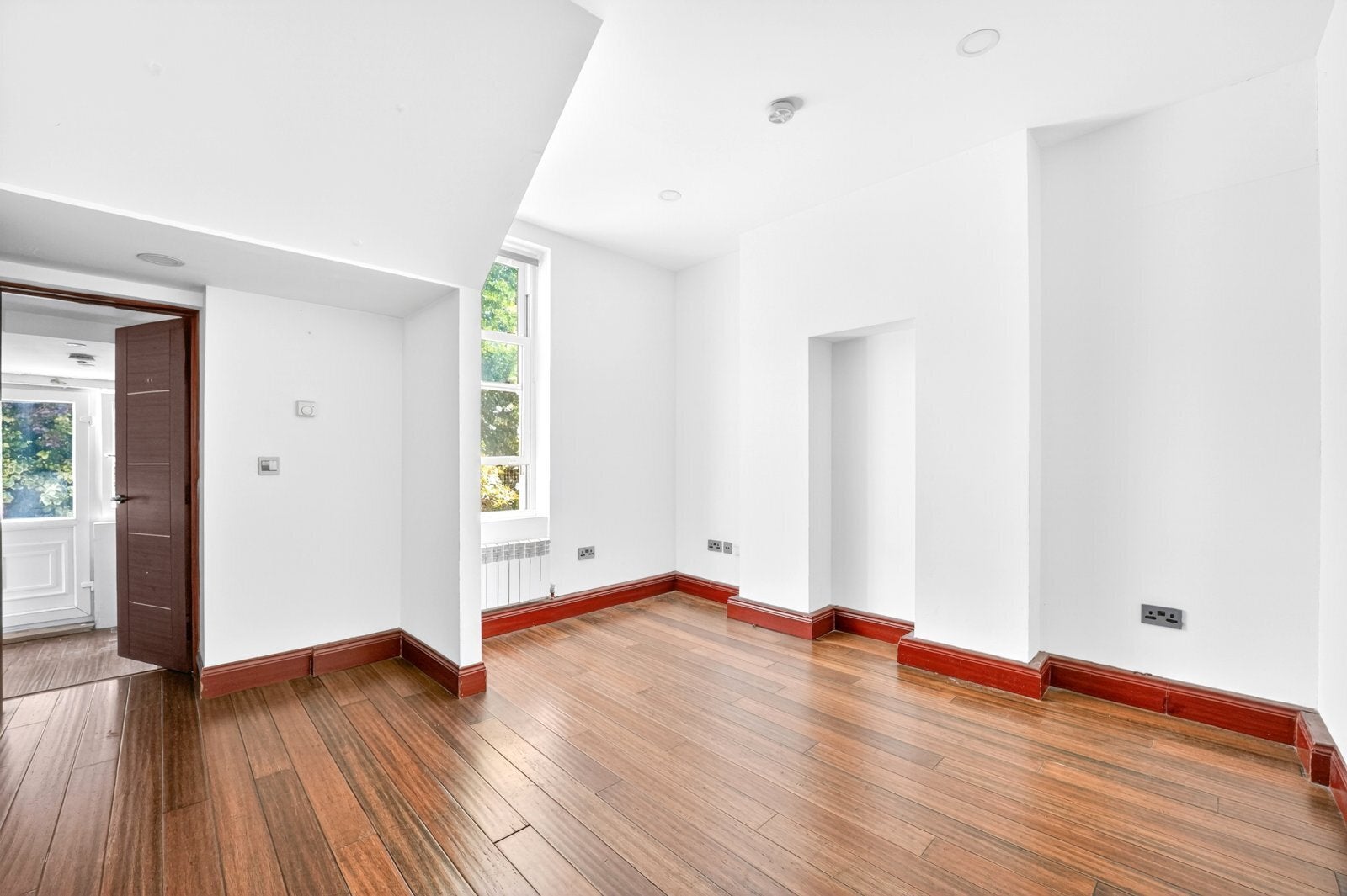 Flat Trafalgar Avenue in Greater London