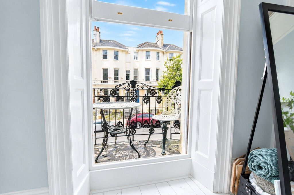 Flat Lansdowne Place in Hove