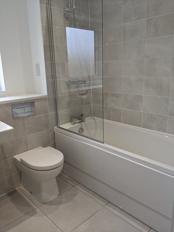 Room Redcliffe Drive in Manchester