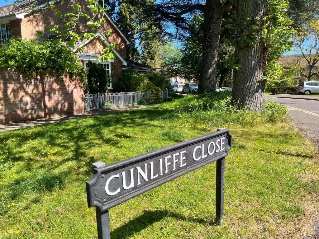 Flat Cunliffe Close in Oxford