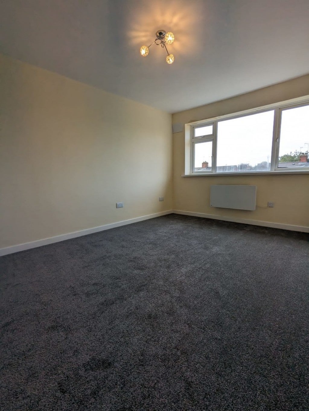Flat Swancroft Road in Coventry