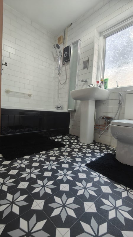 Room Eastfield Road in Greater London