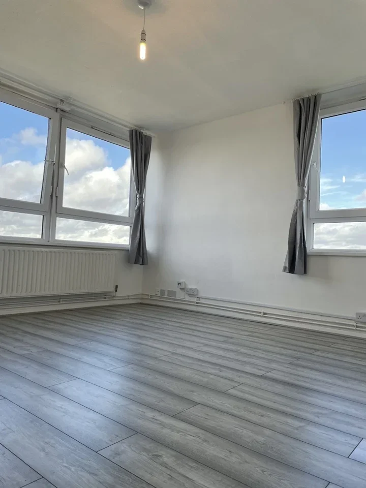 Flat The Oaks in Greater London