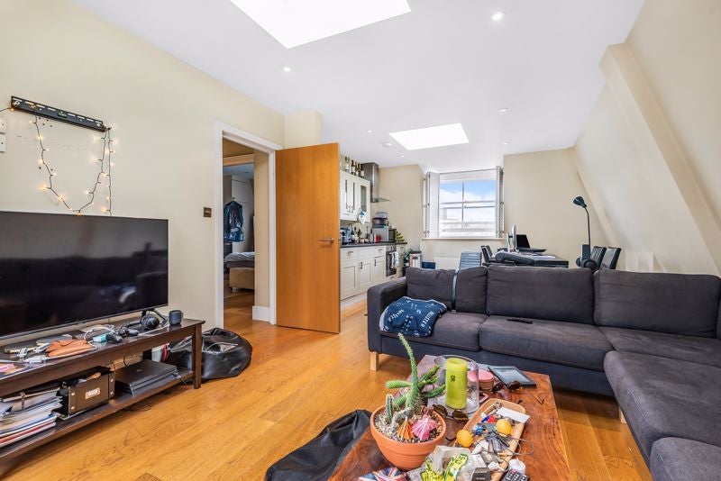 Flat Britten Street in Greater London