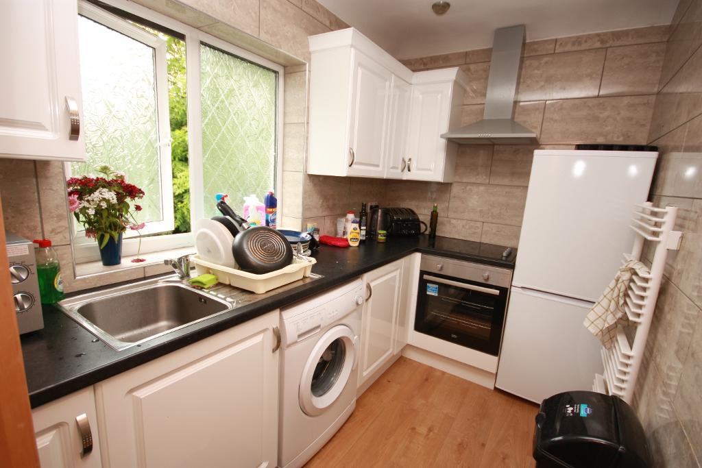 Room Long Drive in Greater London