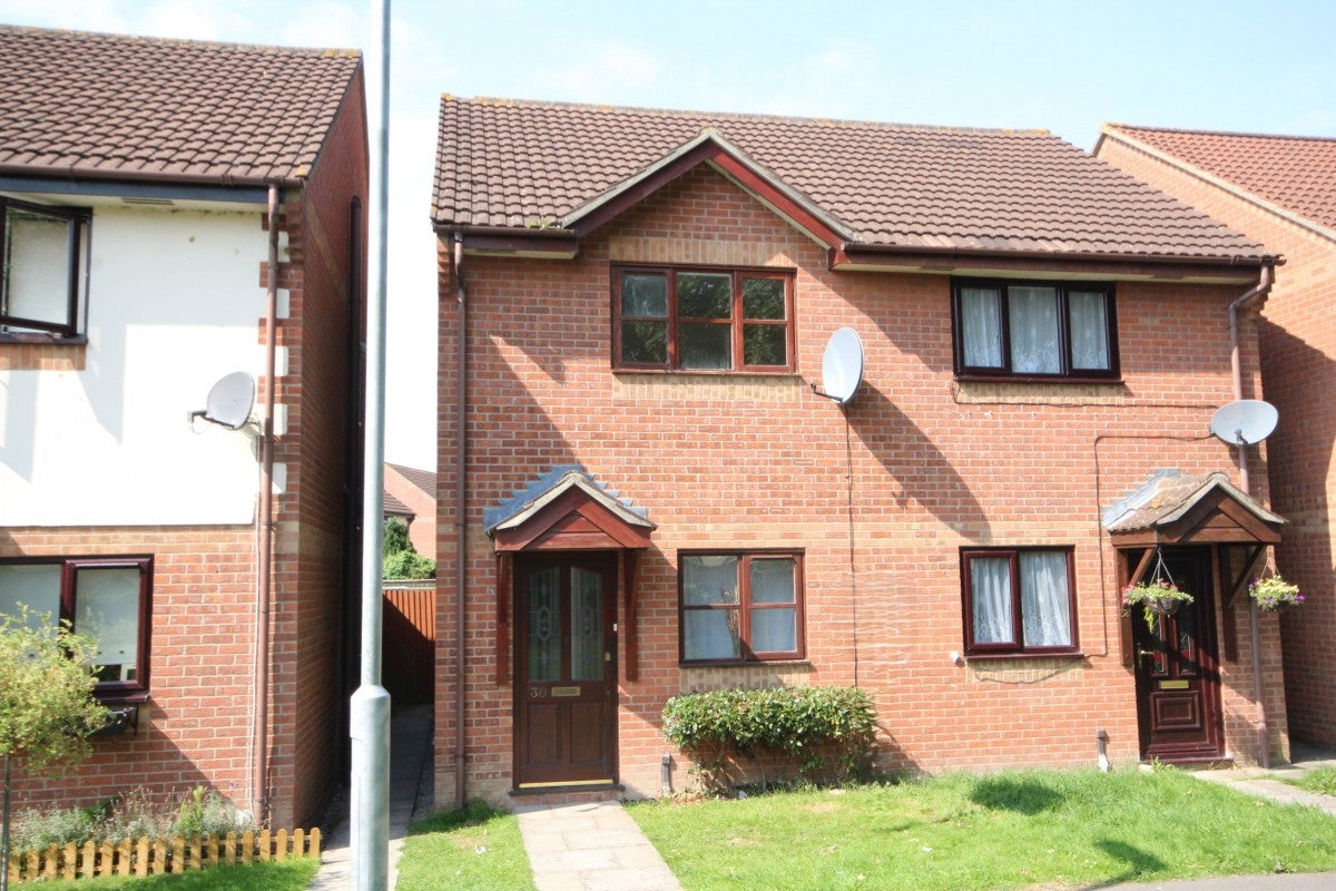 House Leeward Close in Bridgwater