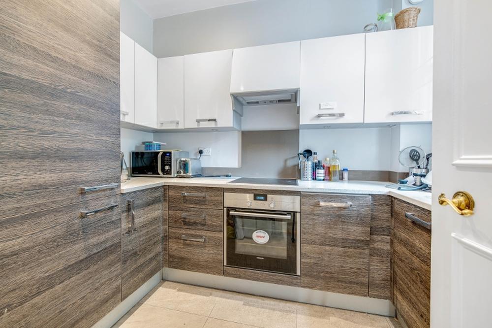 Flat Upper Berkeley Street in City of Westminster