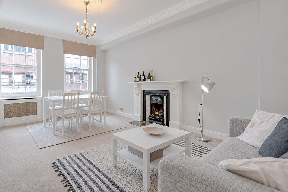 Flat Upper Berkeley Street in City of Westminster