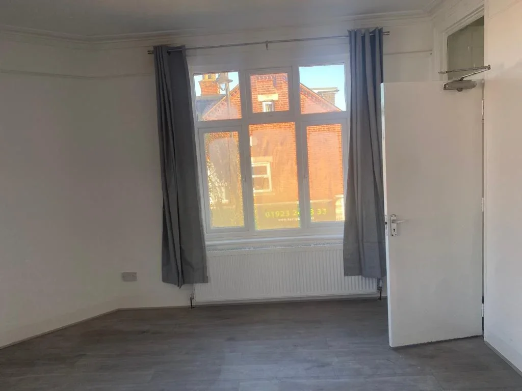 Flat Cromer Road in Watford