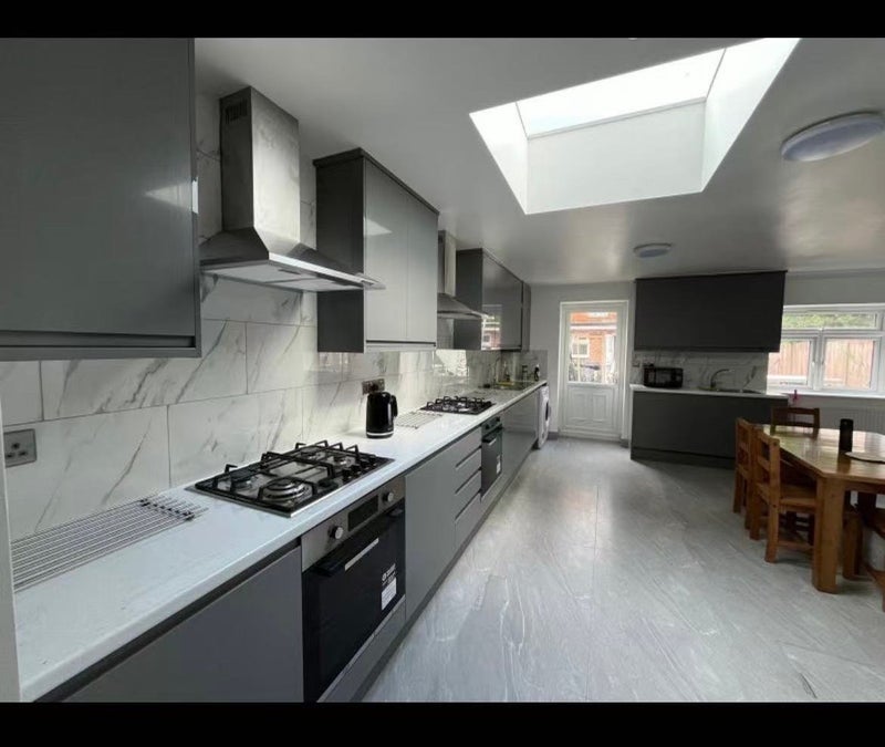 Room Willingdon Road in Greater London