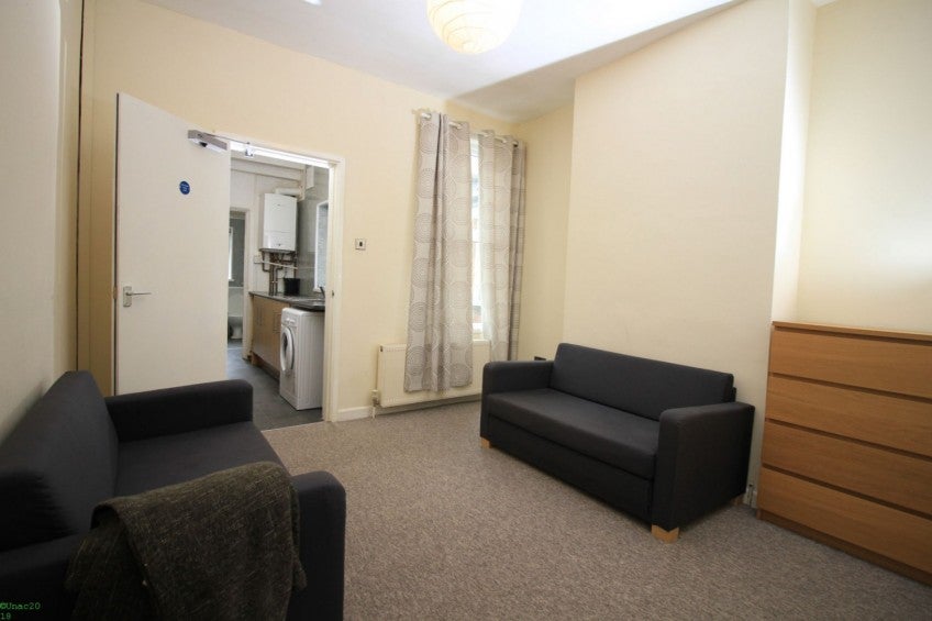 Flat Sovereign Road in Coventry