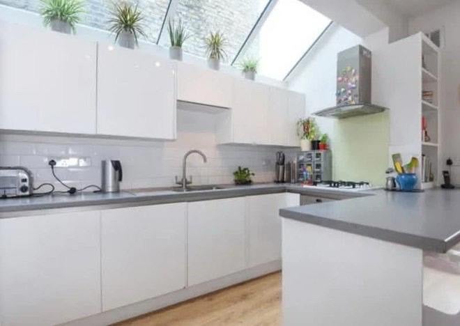 Room Fawe Park Road in Greater London