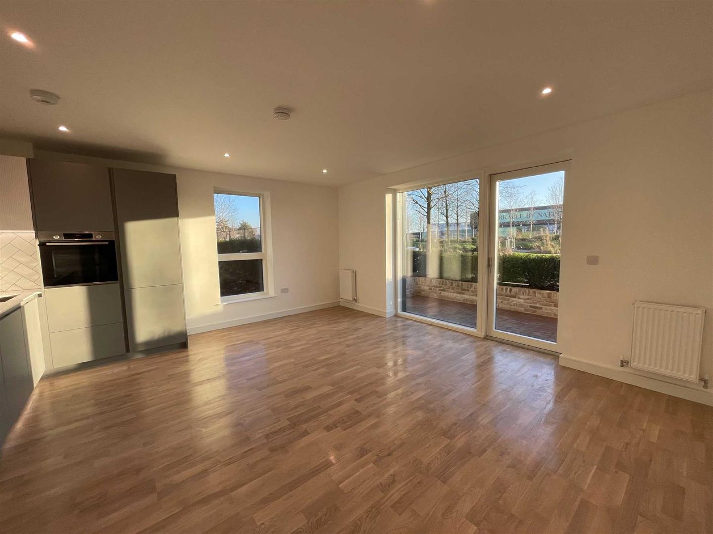 Flat Greenleaf Walk in Greater London