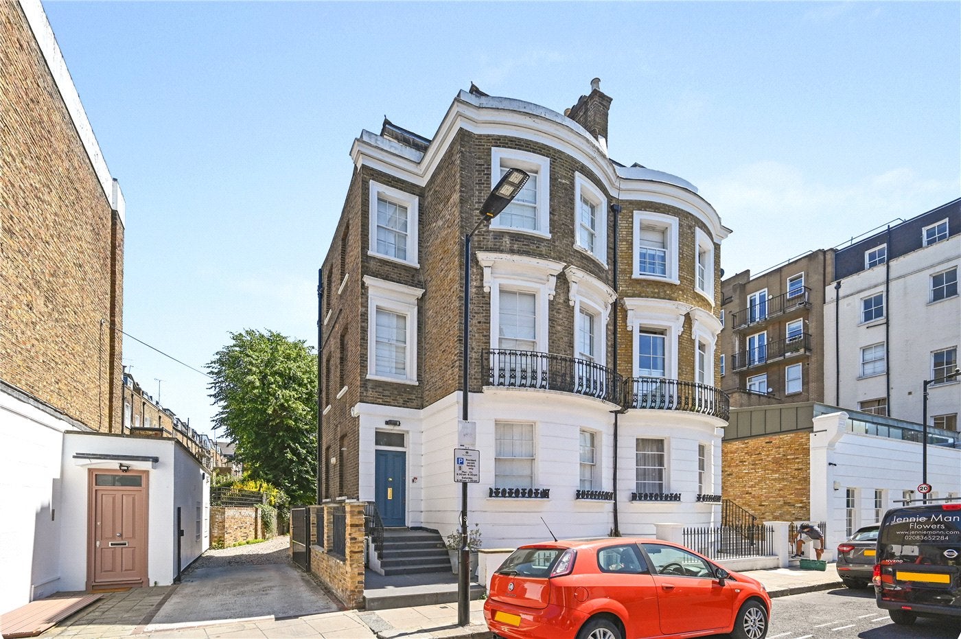 Room Needham Road in City of Westminster