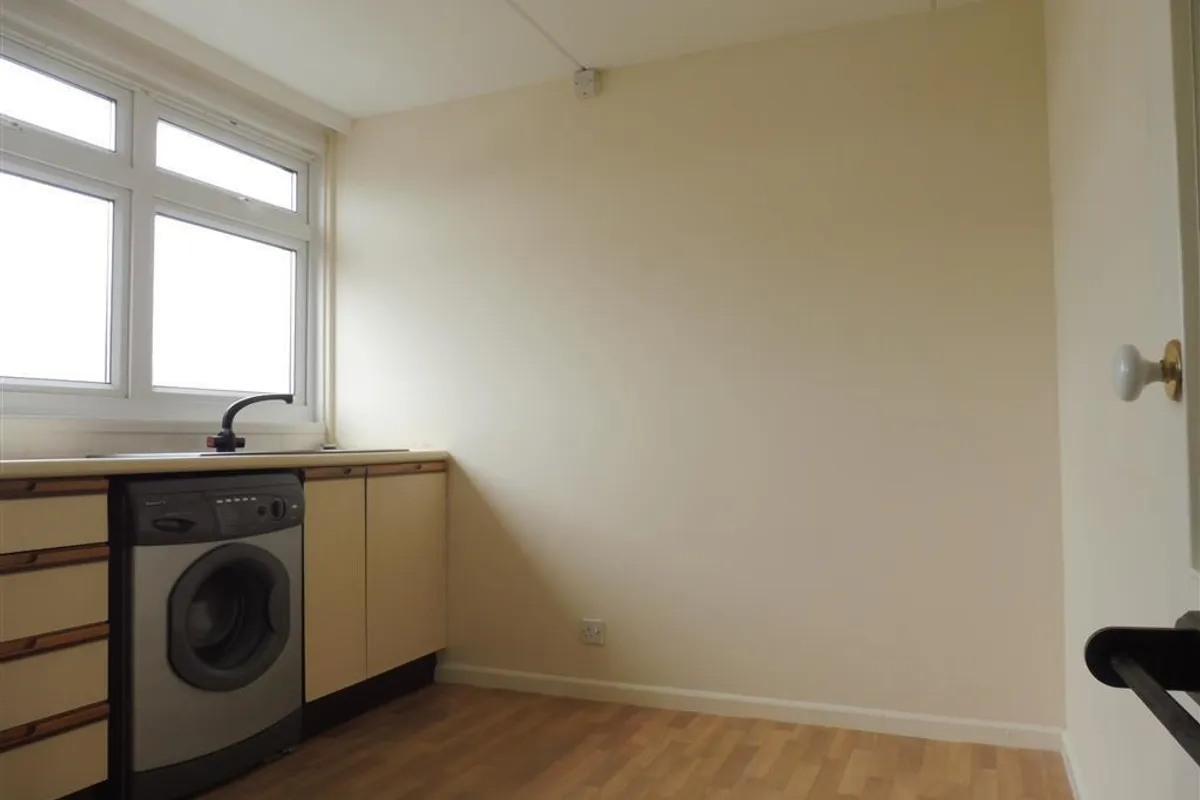 Flat Cornwell Close in Gosport