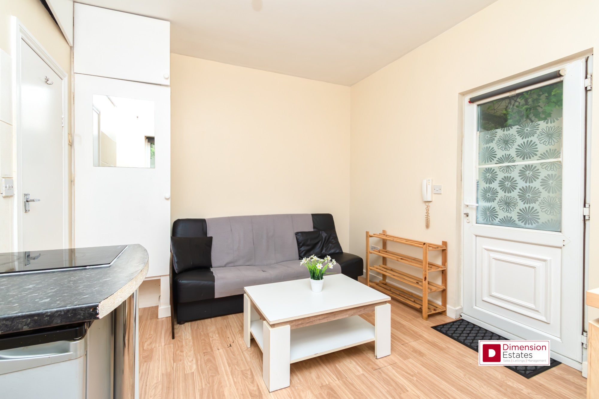 Flat Petherton Road in Greater London