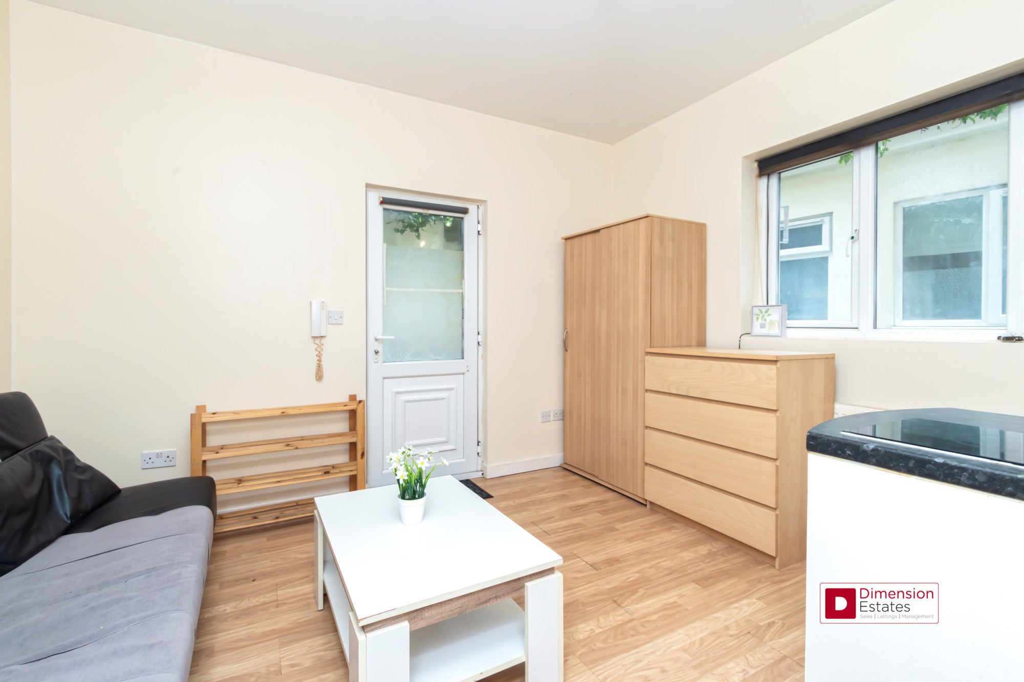 Flat Petherton Road in Greater London