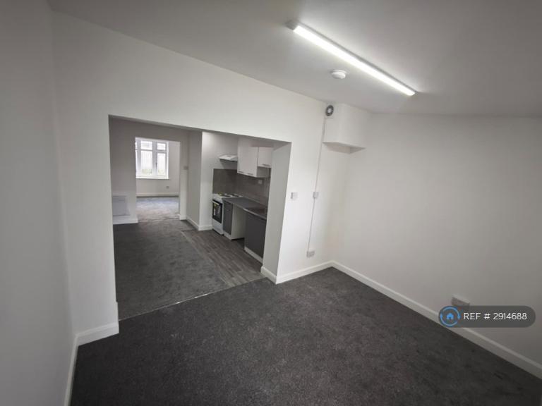 Flat Springfield Crescent in Dudley