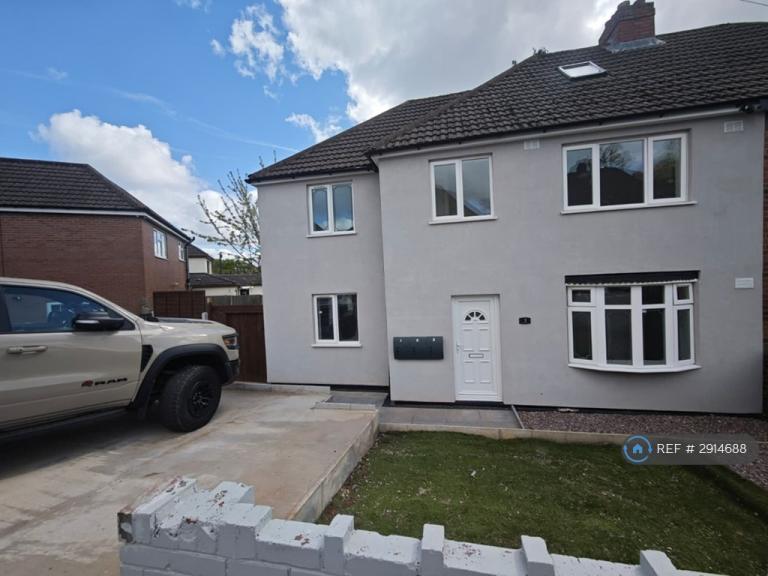 Flat Springfield Crescent in Dudley