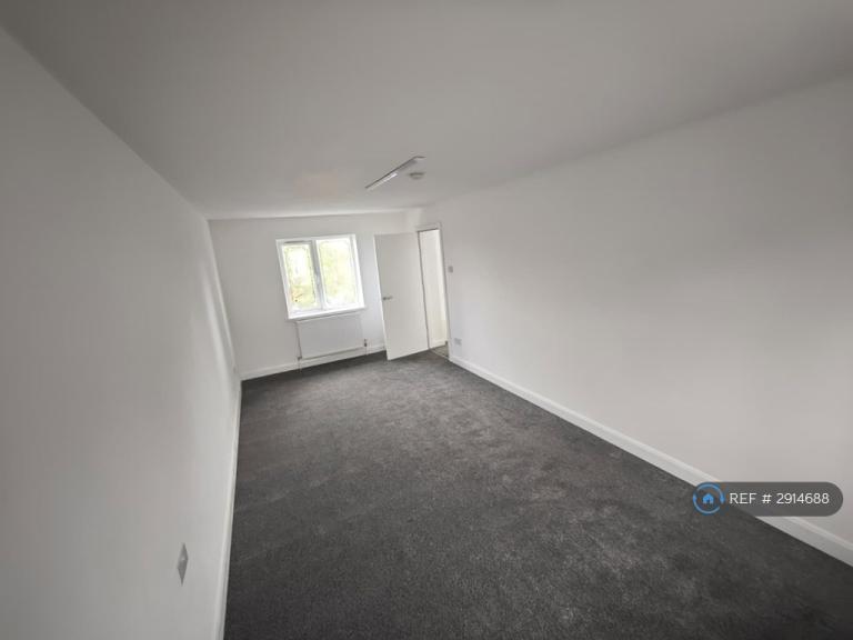 Flat Springfield Crescent in Dudley