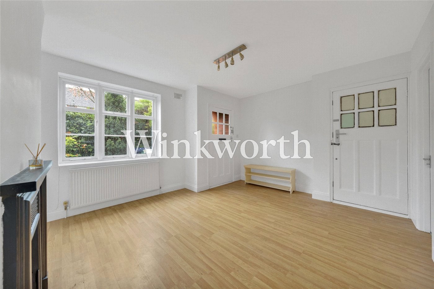 Flat Addison Way in Greater London