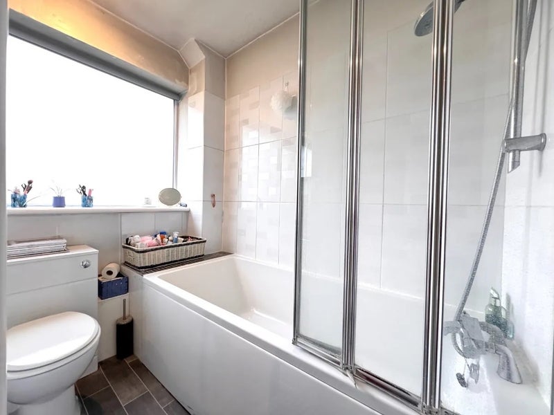 Room Finchale Road in Greater London