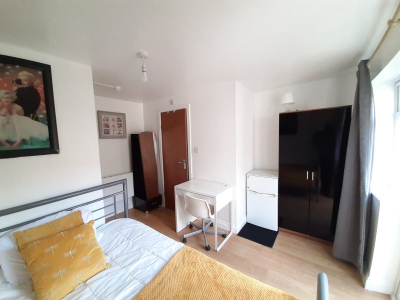 Room Dean Street in Coventry
