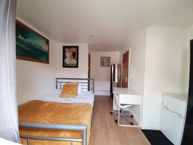 Room Dean Street in Coventry