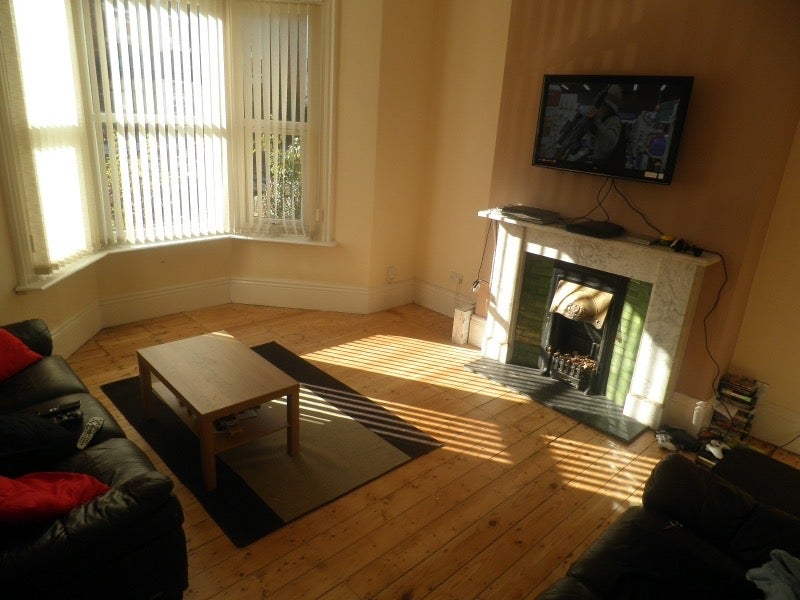 Flat Simonside Terrace in Newcastle upon Tyne