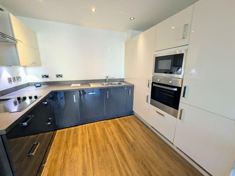 Flat Jerrard Street in Greater London