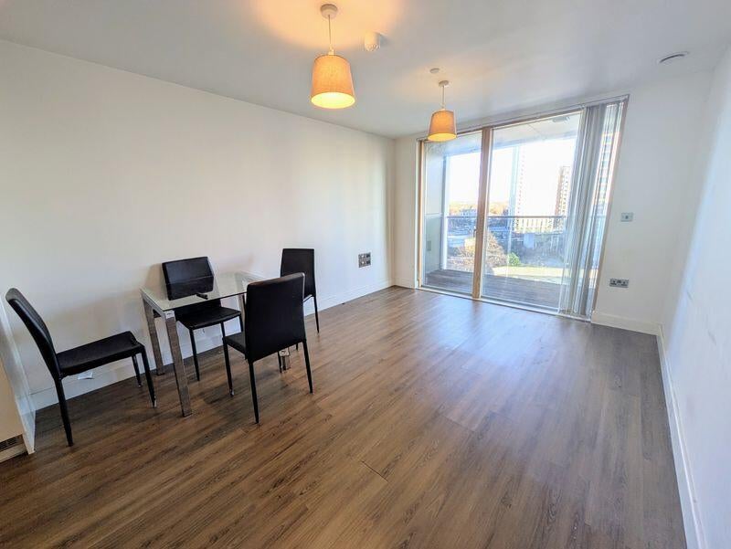 Flat Jerrard Street in Greater London