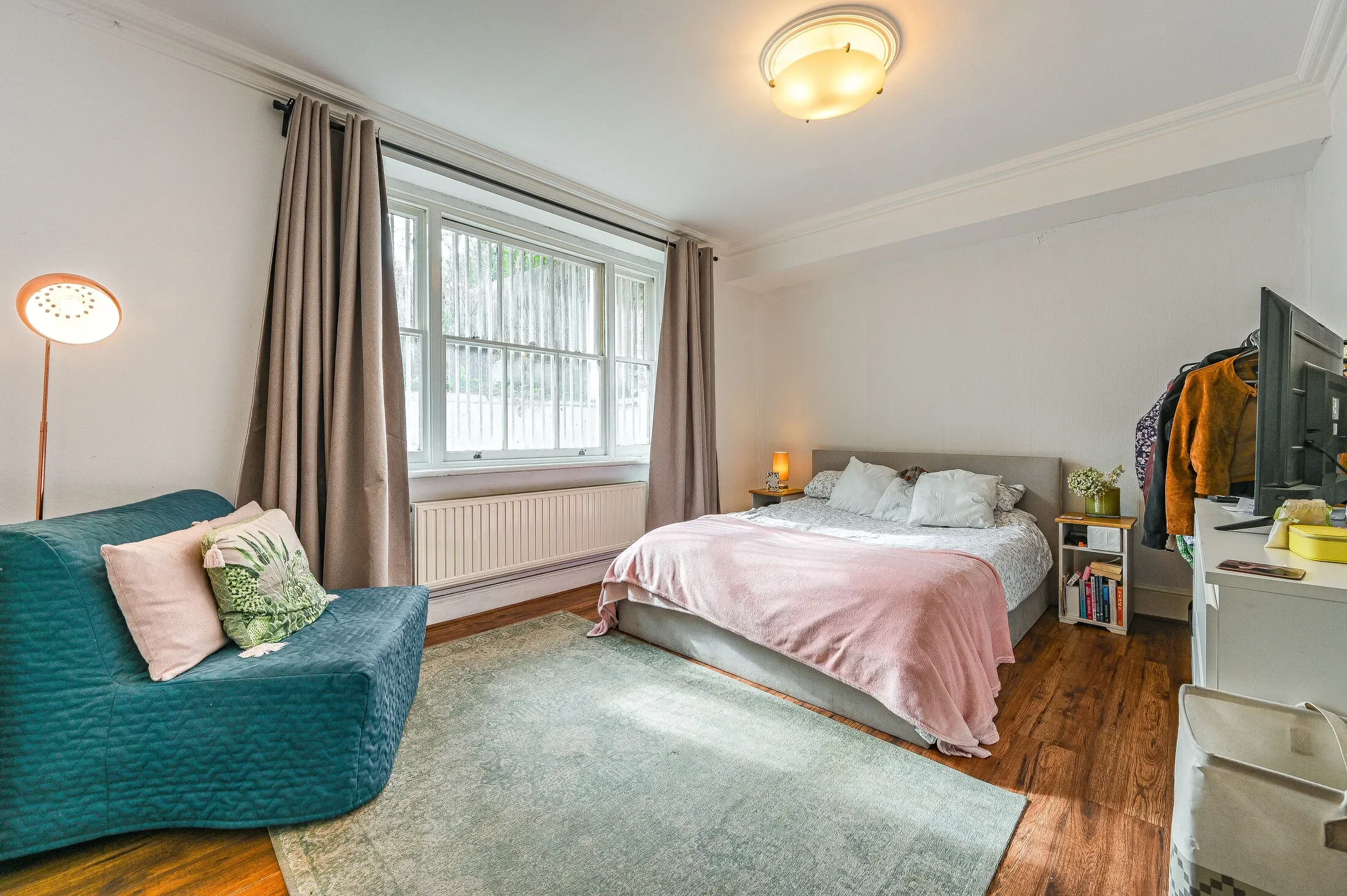 Flat Shooters Hill Road in Greater London