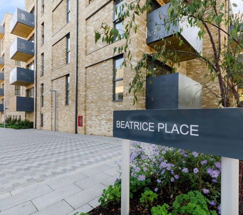 Flat Beatrice Place in Greater London