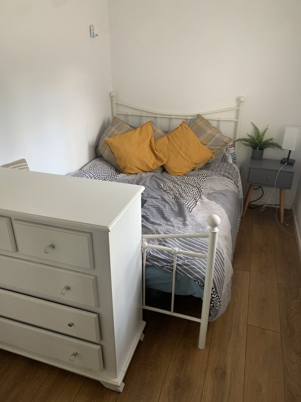 Room Waytemore Road in East Hertfordshire